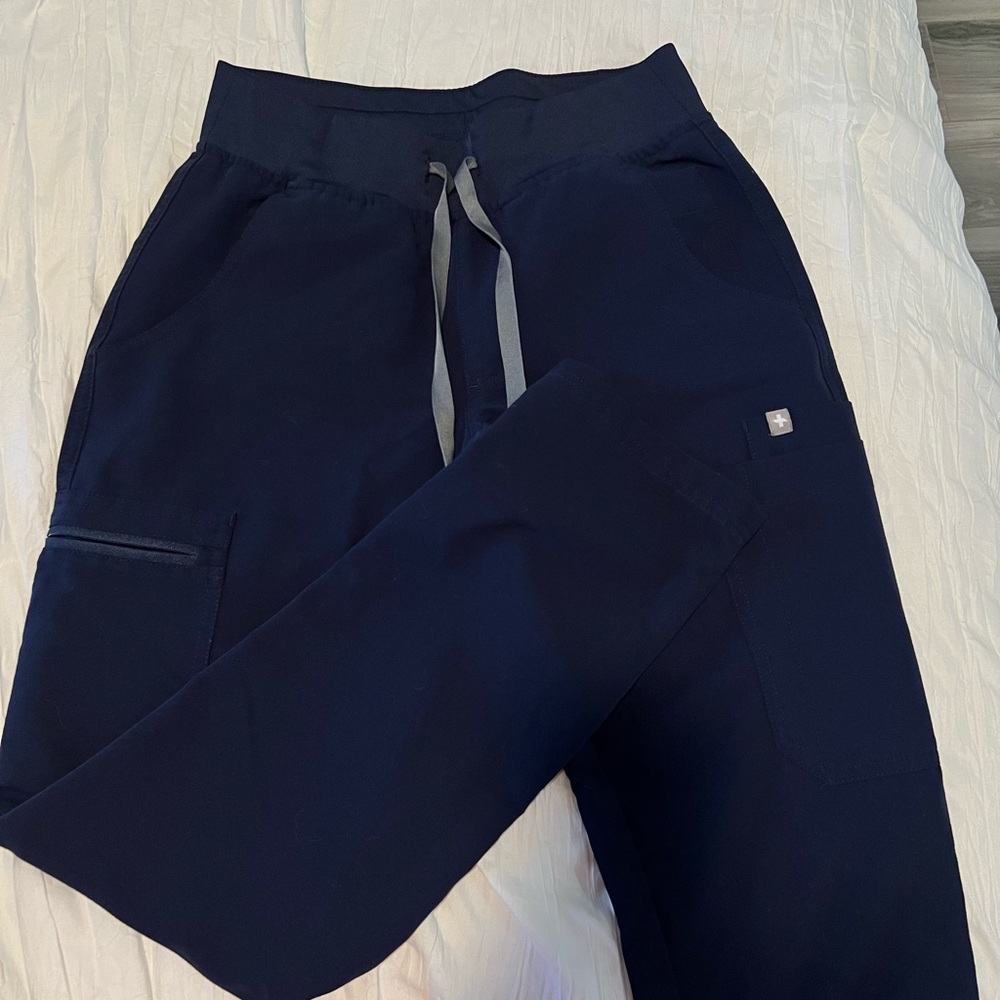 Figs yola black pants